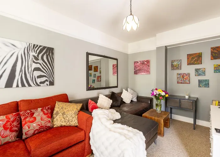 Traditional English 4 Bedroom Home In Greenwich