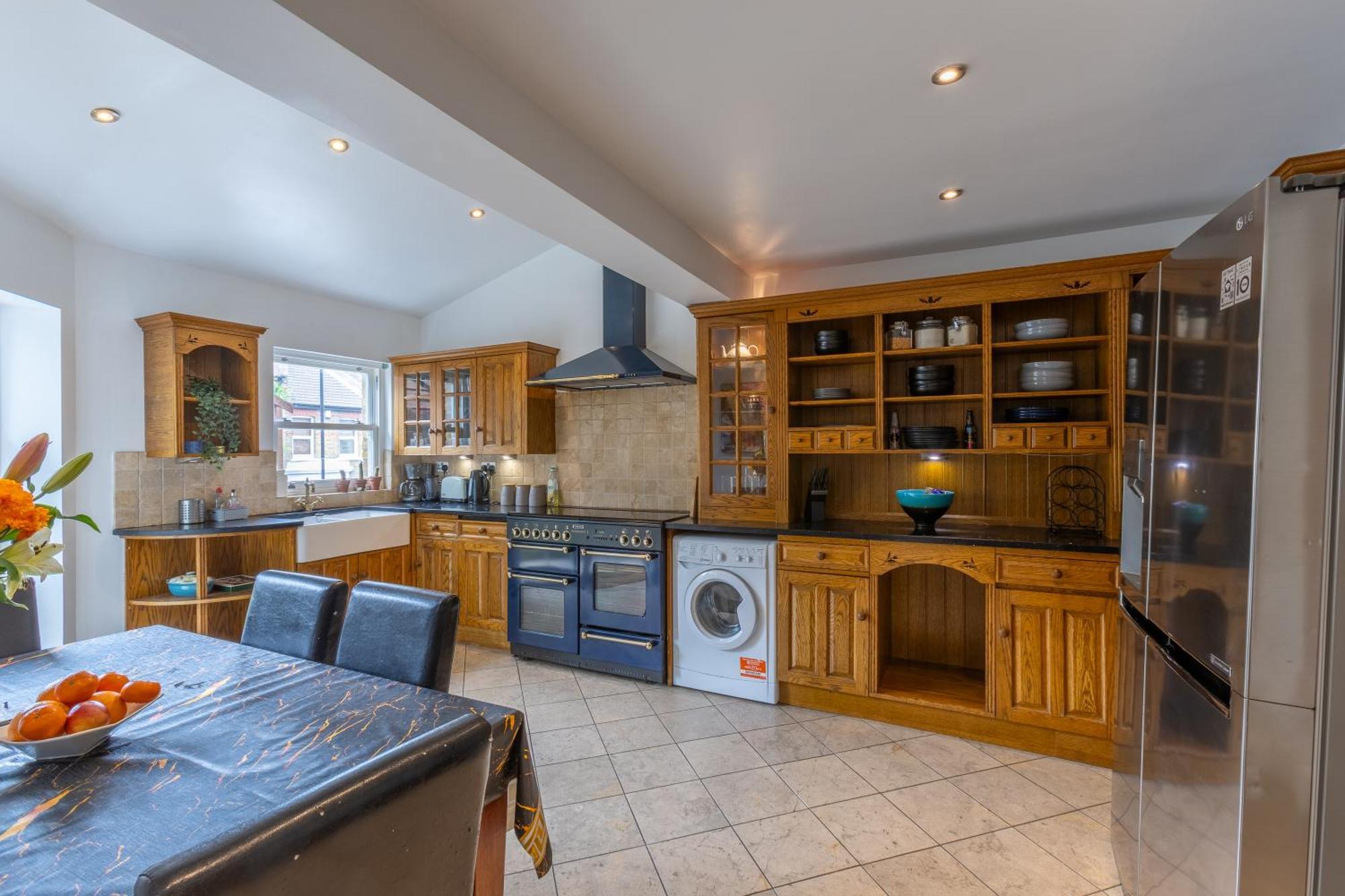 Traditional 4 Bedroom In Greenwich Holiday home *